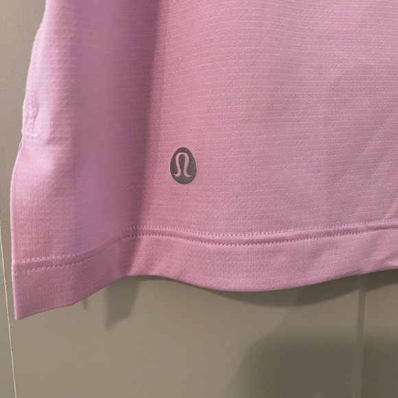 Lululemon Womens Ultralight Waist Length T-Shirt - Picture 3 of 3
